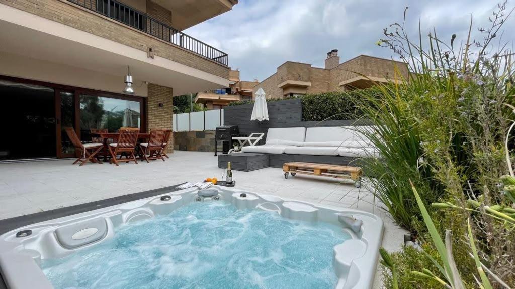 Villa Residencial Bella Donna Lux House, Jacuzzi Y Piscina Privada à Lloret de Mar Extérieur photo